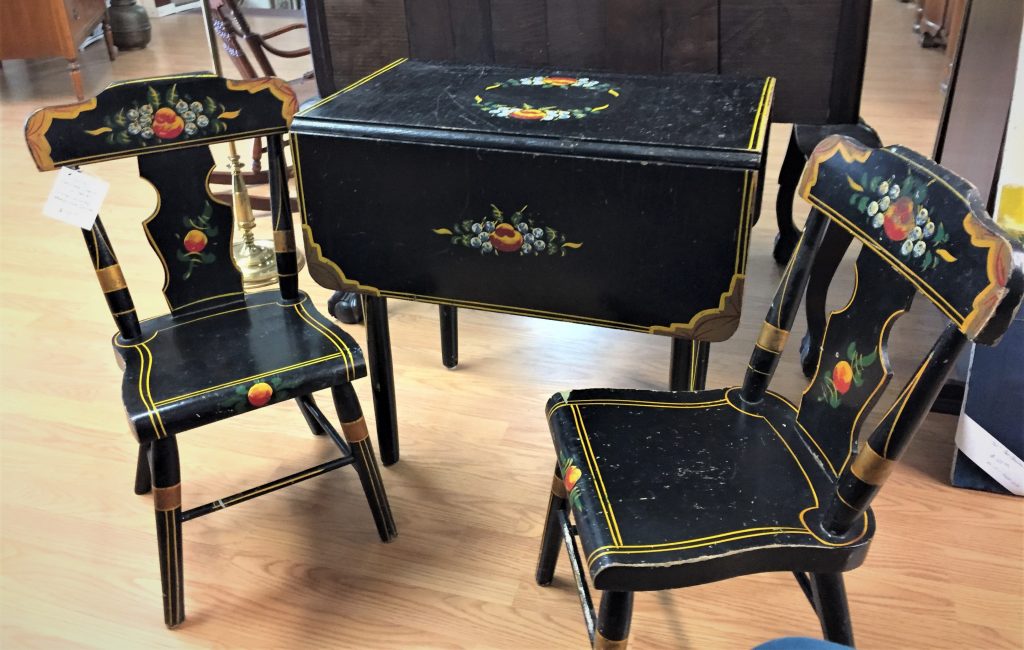 Amish Country Pennsylvania Dutch Children's Drop Leaf Table & Two Chairs Parkway Drive